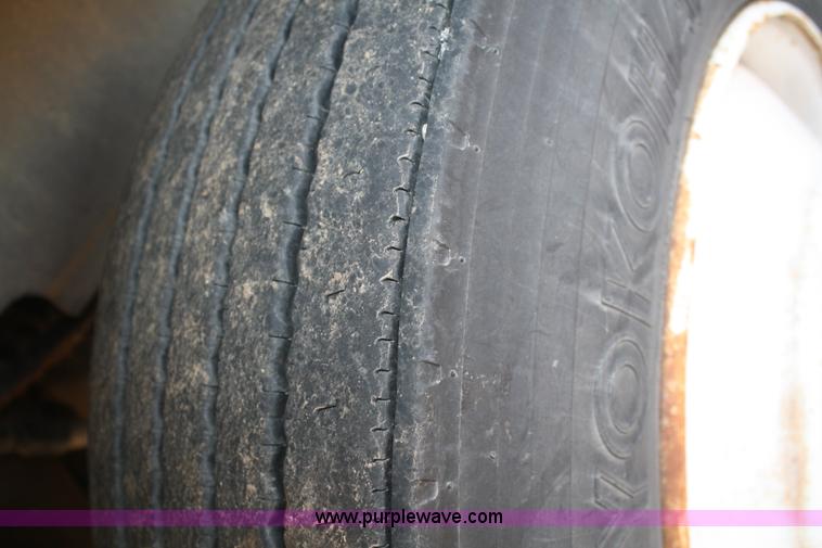 image for item A6615 1988 White WIM semi truck