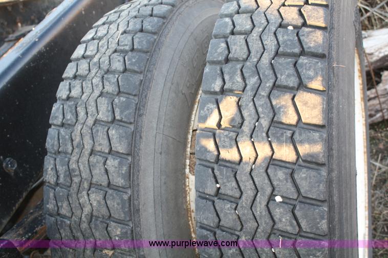 image for item A6615 1988 White WIM semi truck