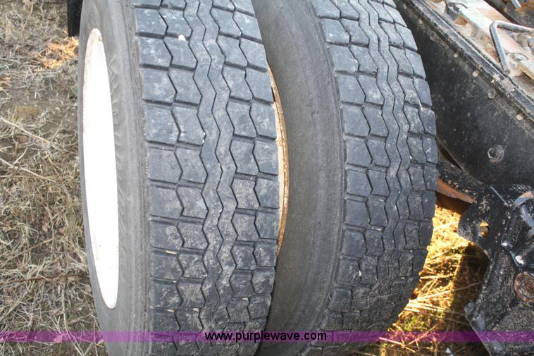 image for item A6615 1988 White WIM semi truck