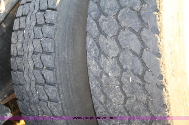 image for item A6615 1988 White WIM semi truck