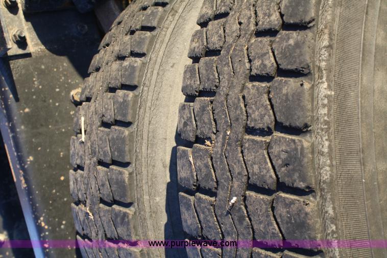 image for item A6615 1988 White WIM semi truck