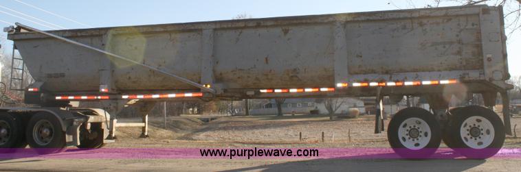 image for item A6618 2001 Ravens FFST-39 PRO end dump scrap trailer