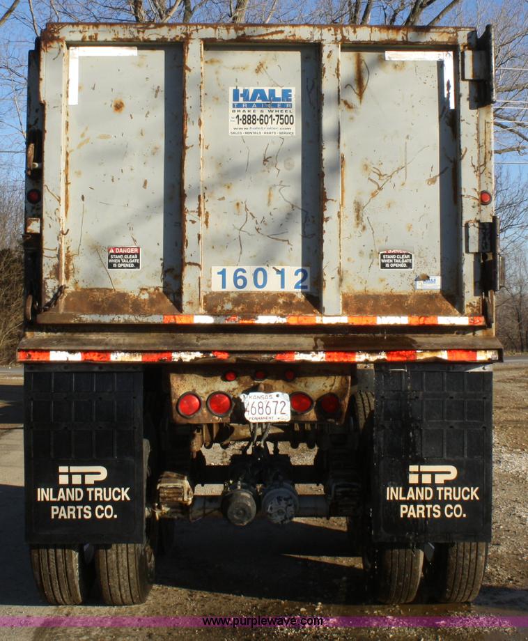 image for item A6618 2001 Ravens FFST-39 PRO end dump scrap trailer