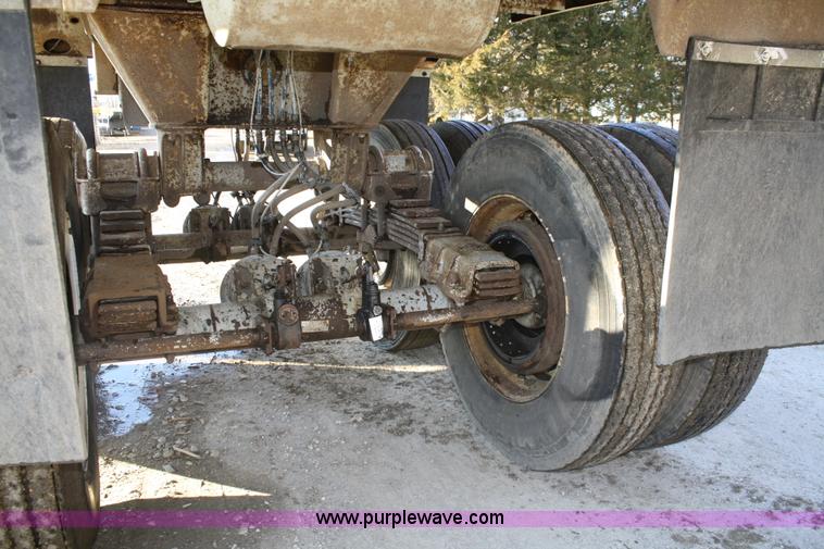 image for item A6618 2001 Ravens FFST-39 PRO end dump scrap trailer