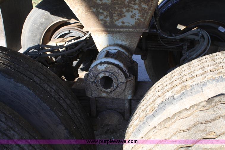 image for item A6618 2001 Ravens FFST-39 PRO end dump scrap trailer