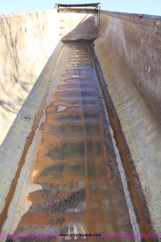 image for item A6618 2001 Ravens FFST-39 PRO end dump scrap trailer