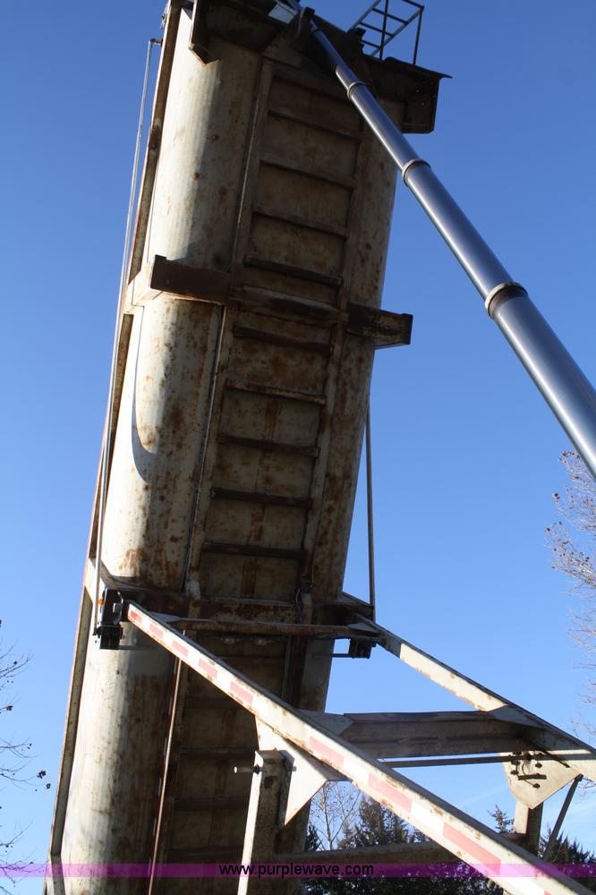 image for item A6618 2001 Ravens FFST-39 PRO end dump scrap trailer