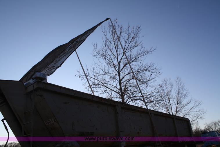 image for item A6618 2001 Ravens FFST-39 PRO end dump scrap trailer