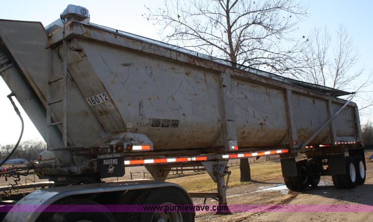image for item A6618 2001 Ravens FFST-39 PRO end dump scrap trailer