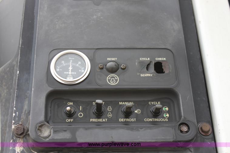 image for item B8690 1998 Thermo-King SB-III Max 53' reefer trailer