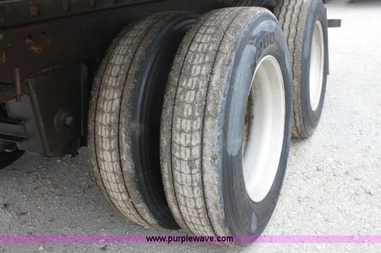 image for item B8690 1998 Thermo-King SB-III Max 53' reefer trailer