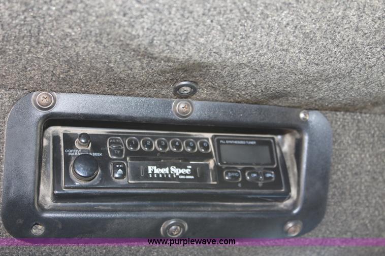 image for item B8751 1991 International 9400 Eagle semi truck