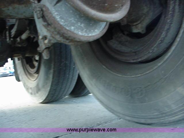 image for item A1802 1982 Monon 45' semi trailer