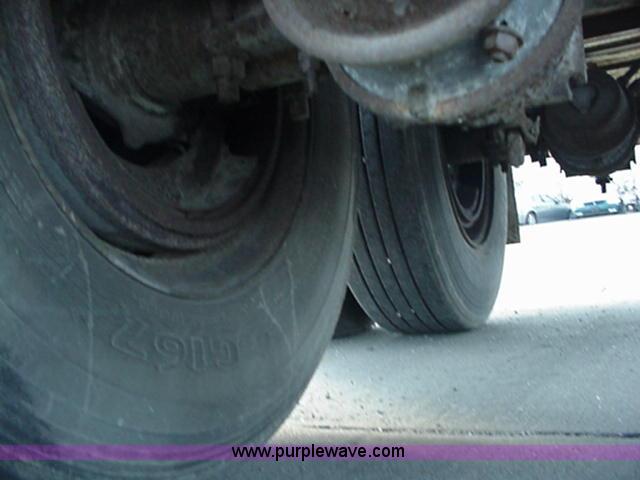 image for item A1802 1982 Monon 45' semi trailer