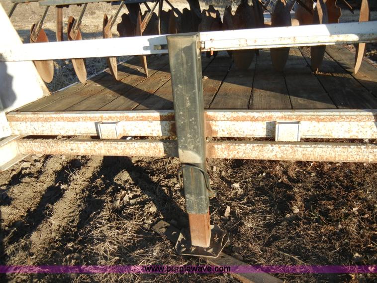 image for item A3383 2000 Titan 30' flatbed gooseneck trailer