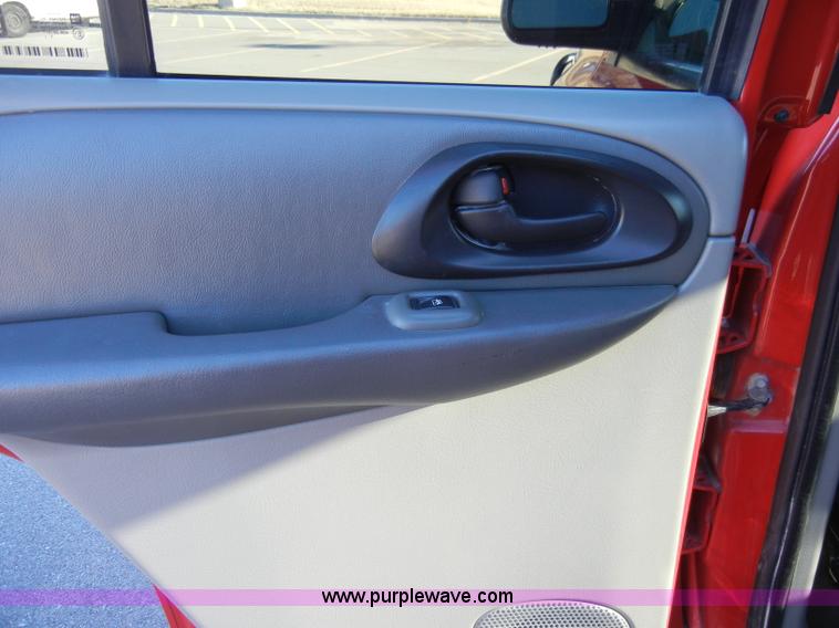 image for item A3388 2002 Chevrolet Trailblazer LT SUV