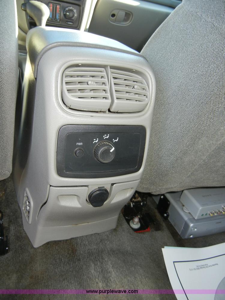 image for item A3388 2002 Chevrolet Trailblazer LT SUV