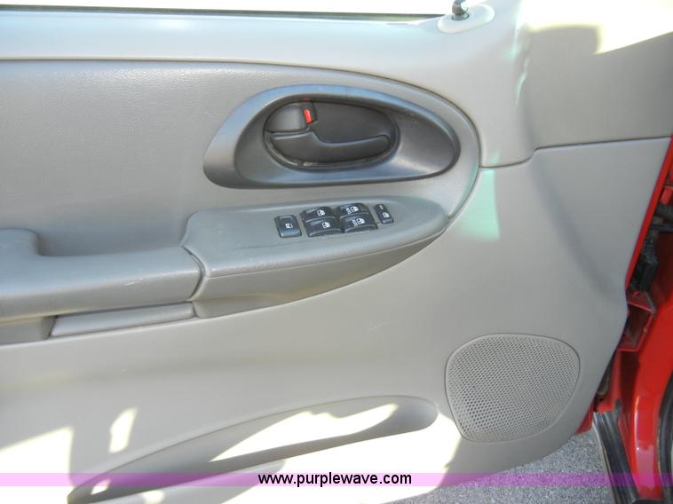 image for item A3388 2002 Chevrolet Trailblazer LT SUV