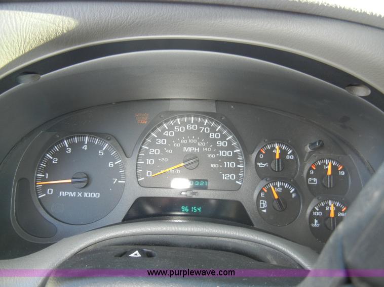 image for item A3388 2002 Chevrolet Trailblazer LT SUV