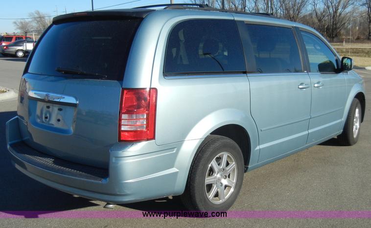 image for item A3389 2008 Chrysler Town & Country Touring mini van