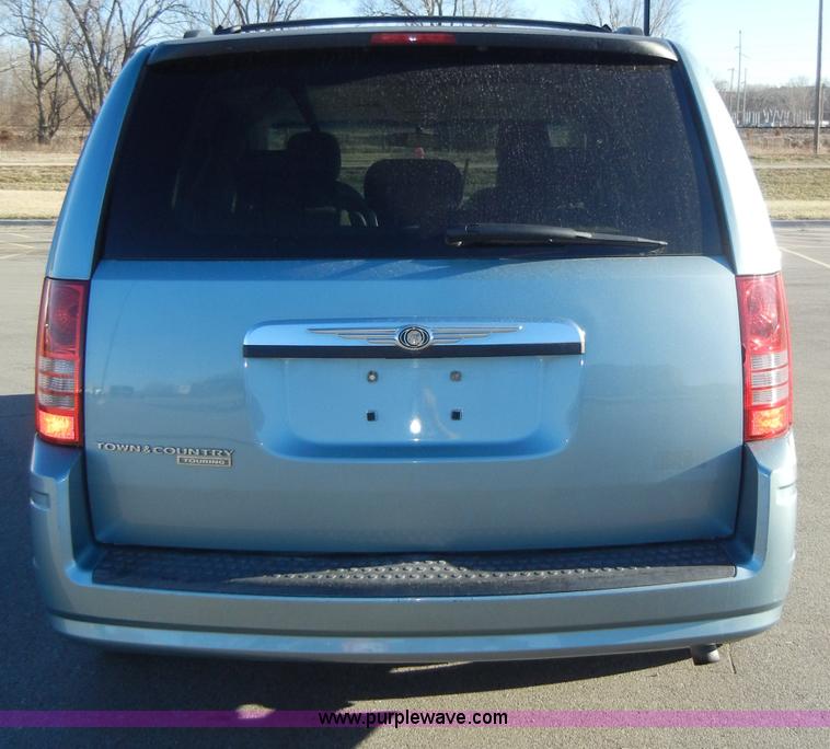 image for item A3389 2008 Chrysler Town & Country Touring mini van