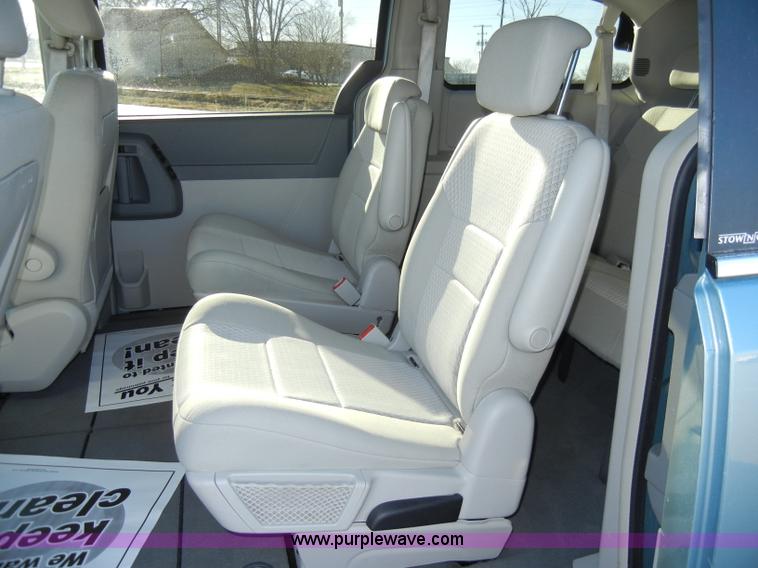 image for item A3389 2008 Chrysler Town & Country Touring mini van