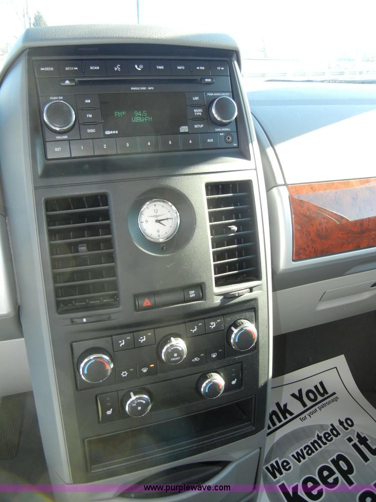 image for item A3389 2008 Chrysler Town & Country Touring mini van