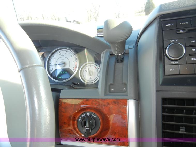 image for item A3389 2008 Chrysler Town & Country Touring mini van
