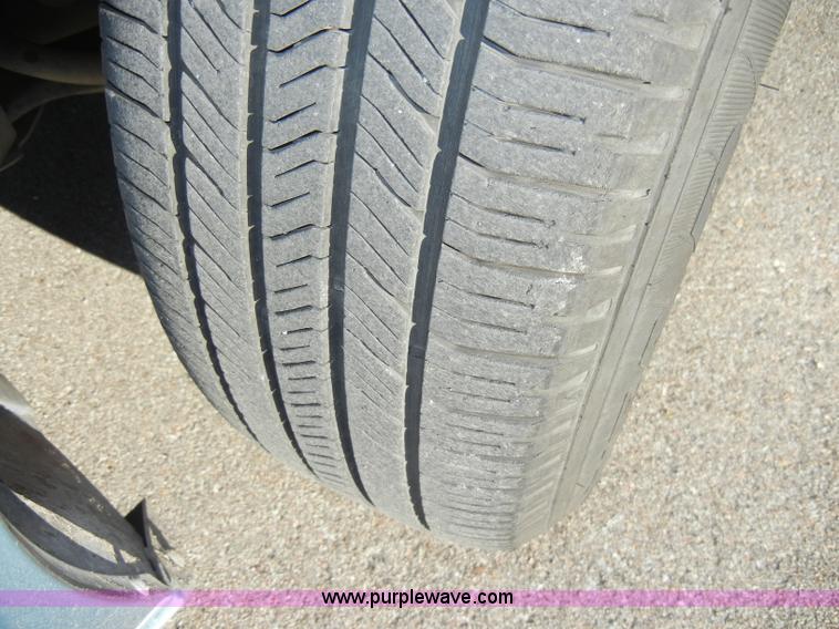 image for item A3389 2008 Chrysler Town & Country Touring mini van