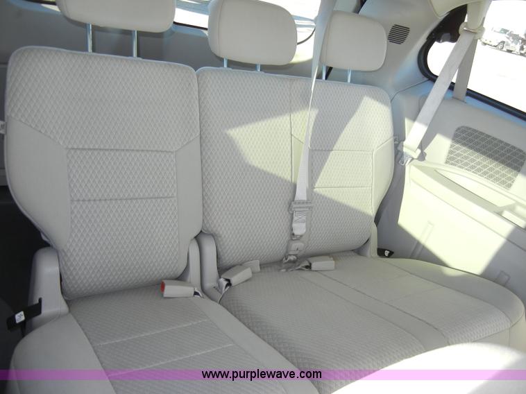 image for item A3389 2008 Chrysler Town & Country Touring mini van