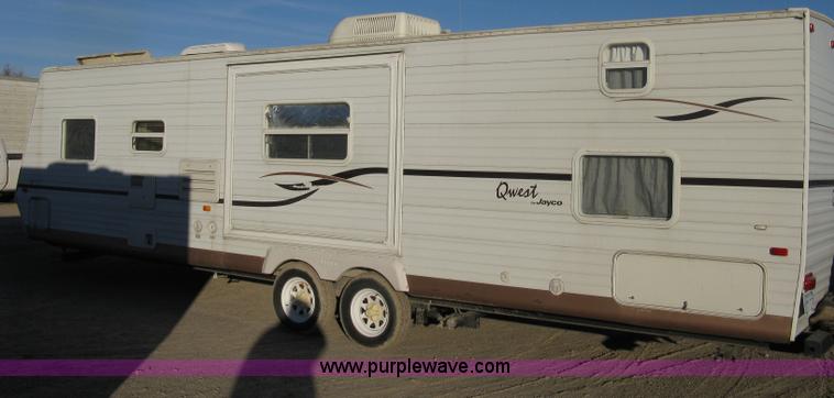 image for item A6024 2003 Jayco Qwest 324G camper trailer