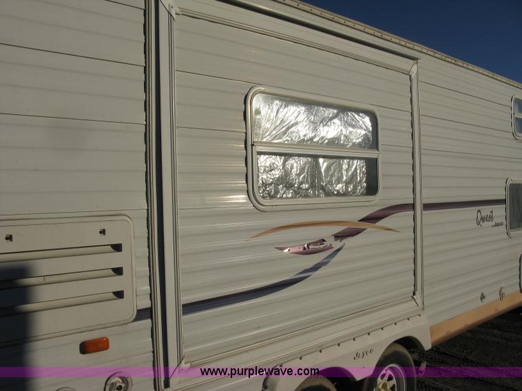 image for item A6024 2003 Jayco Qwest 324G camper trailer