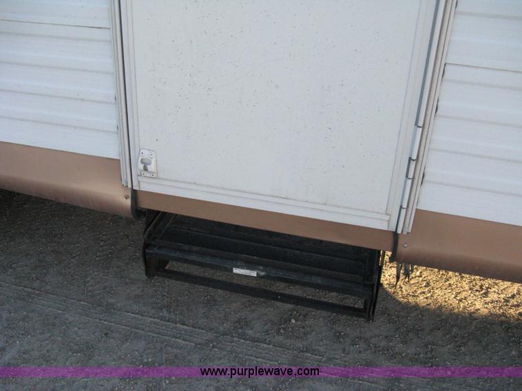 image for item A6024 2003 Jayco Qwest 324G camper trailer