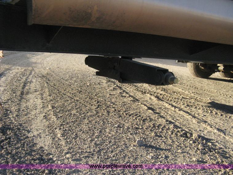 image for item A6024 2003 Jayco Qwest 324G camper trailer