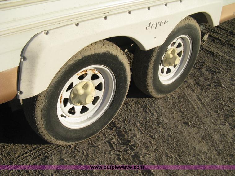 image for item A6024 2003 Jayco Qwest 324G camper trailer