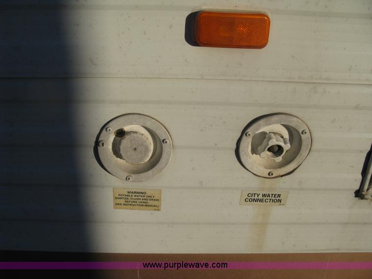 image for item A6024 2003 Jayco Qwest 324G camper trailer