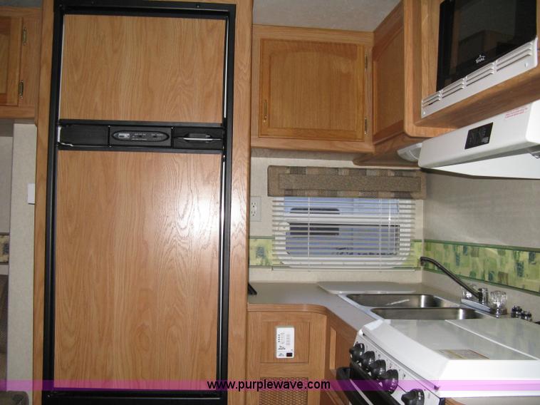 image for item A6024 2003 Jayco Qwest 324G camper trailer