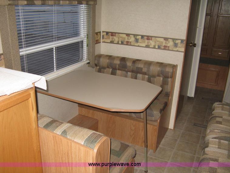 image for item A6024 2003 Jayco Qwest 324G camper trailer