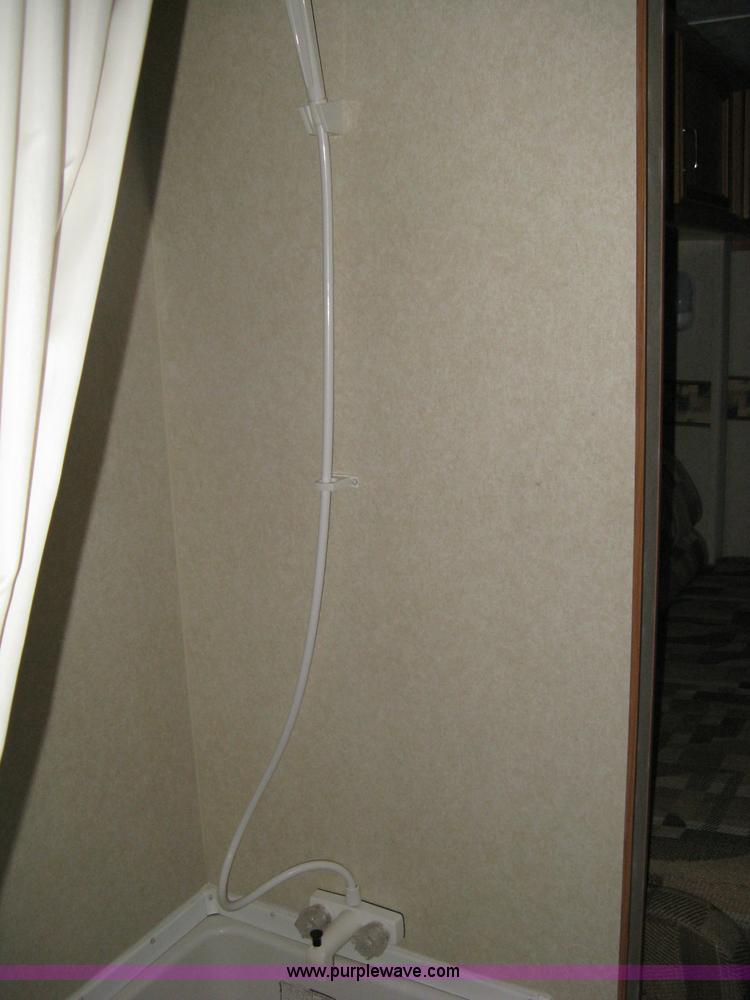 image for item A6024 2003 Jayco Qwest 324G camper trailer