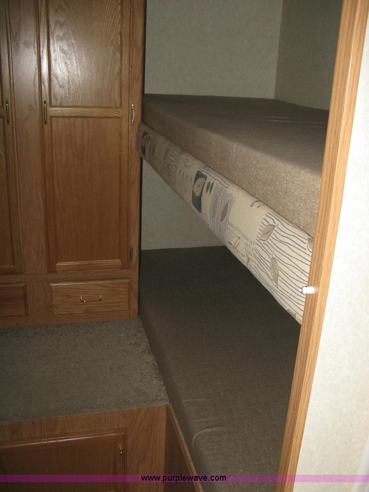 image for item A6024 2003 Jayco Qwest 324G camper trailer