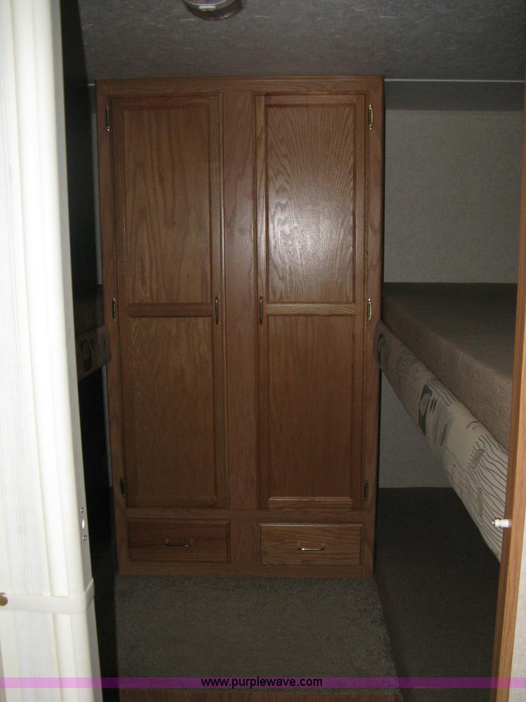 image for item A6024 2003 Jayco Qwest 324G camper trailer