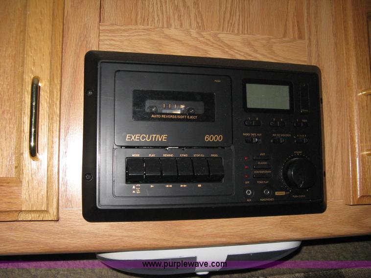 image for item A6024 2003 Jayco Qwest 324G camper trailer