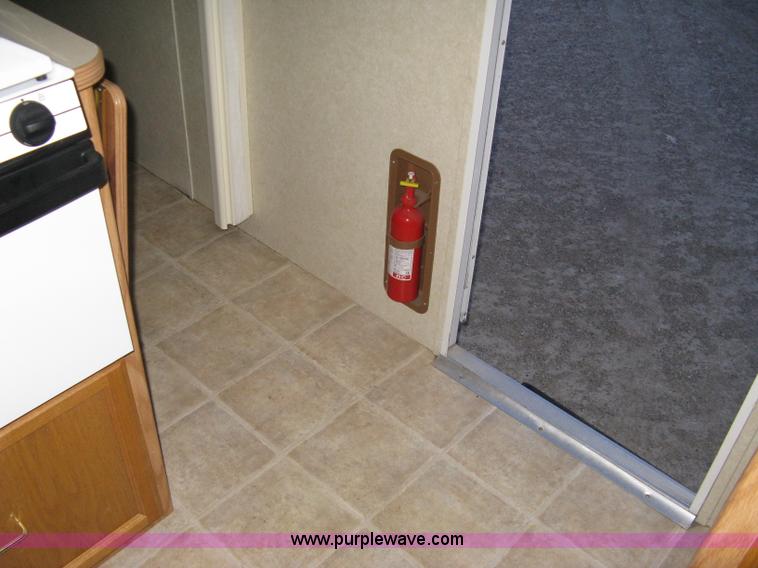 image for item A6024 2003 Jayco Qwest 324G camper trailer