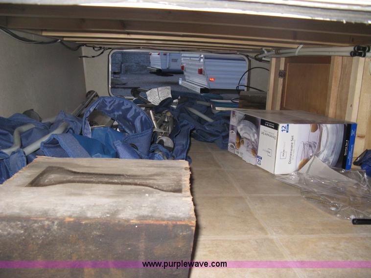 image for item A6024 2003 Jayco Qwest 324G camper trailer