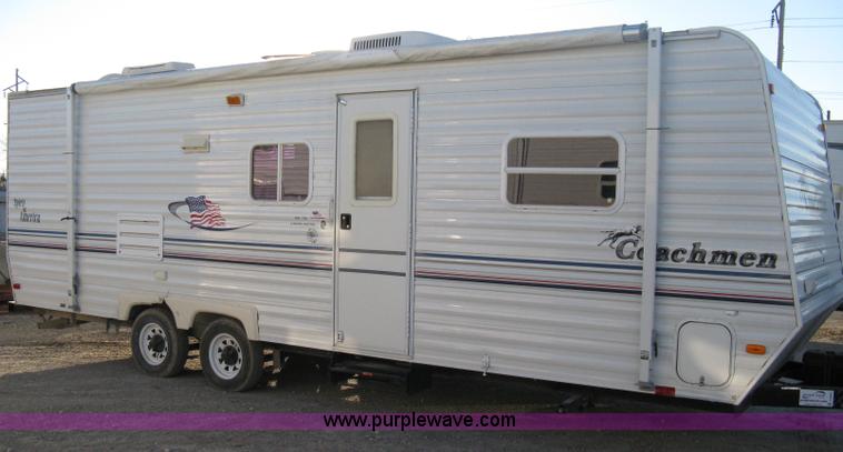 image for item A6025 2004 Coachmen Spirit of America Limited Edition camper trailer