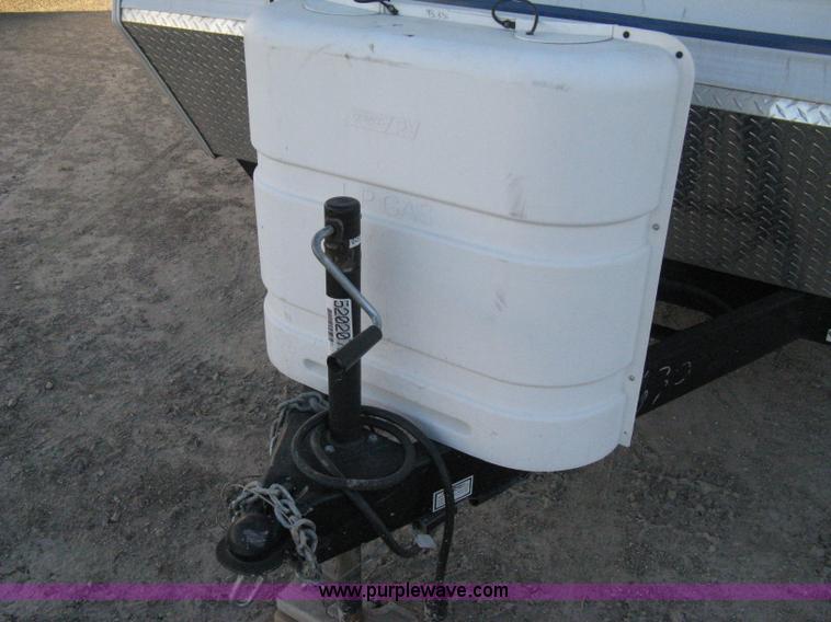 image for item A6025 2004 Coachmen Spirit of America Limited Edition camper trailer