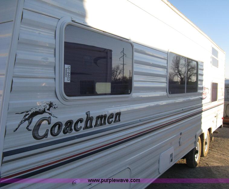 image for item A6025 2004 Coachmen Spirit of America Limited Edition camper trailer