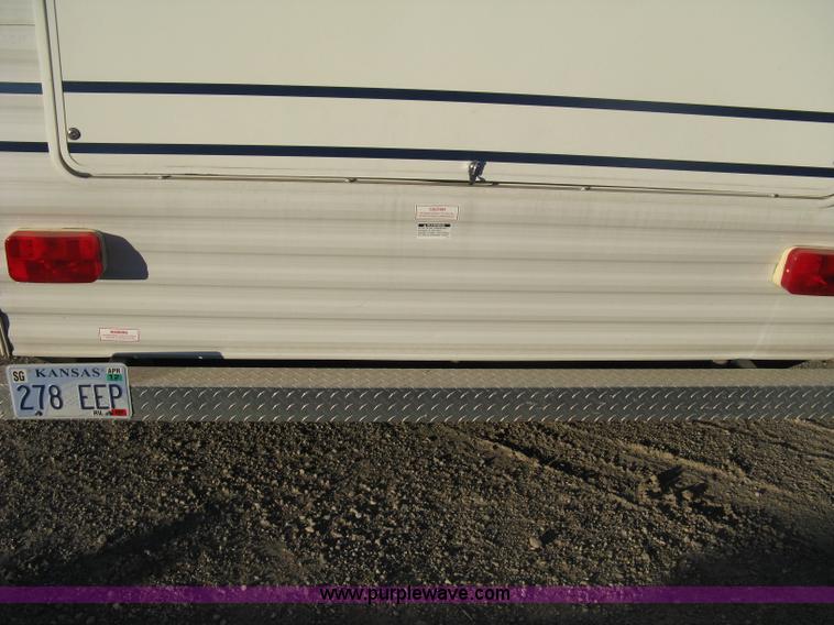 image for item A6025 2004 Coachmen Spirit of America Limited Edition camper trailer