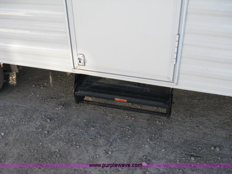 image for item A6025 2004 Coachmen Spirit of America Limited Edition camper trailer