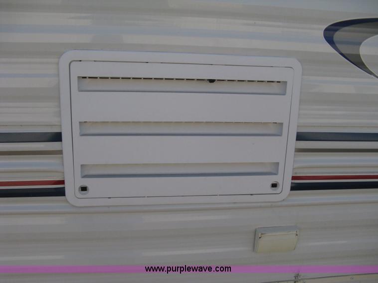image for item A6025 2004 Coachmen Spirit of America Limited Edition camper trailer